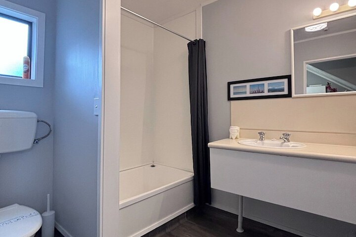 Room 60 of 77