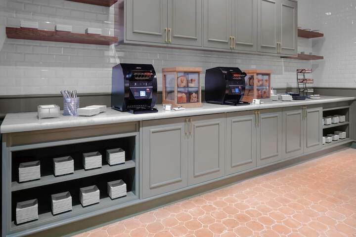 Breakfast/Coffee Service 18 of 24