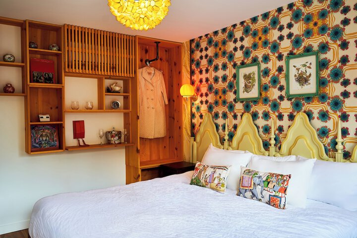 Room 27 of 63