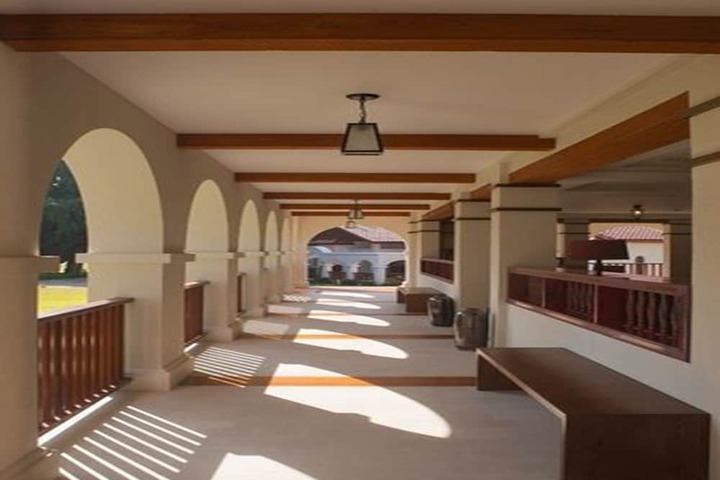 Ballroom/Hall 74 of 93