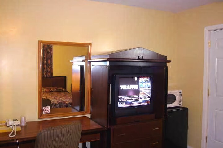 Eastcourt Motel