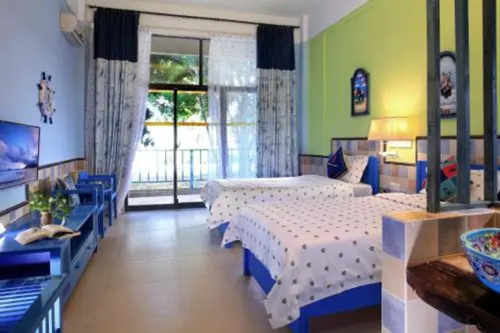 Room 5 of 7