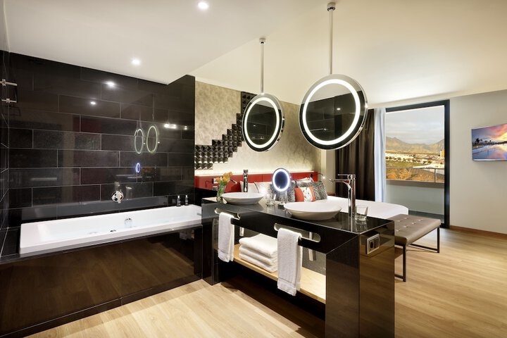 Room 48 of 140