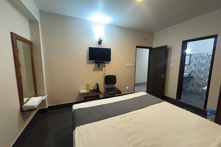 Room 6 of 48