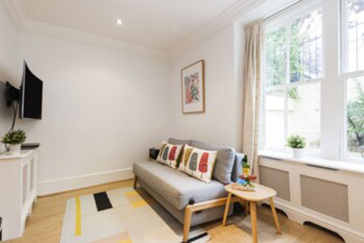 Room 11 of 22