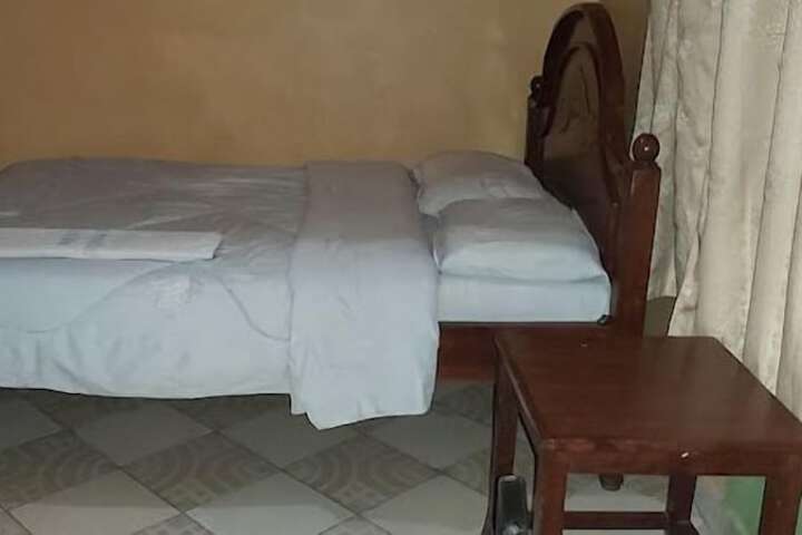 Room 3 of 16