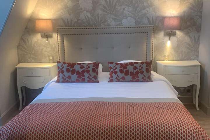Room 32 of 101