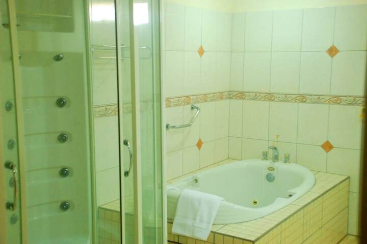 Room 3 of 23
