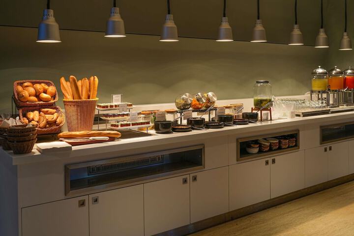 Breakfast/Coffee Service 104 of 268