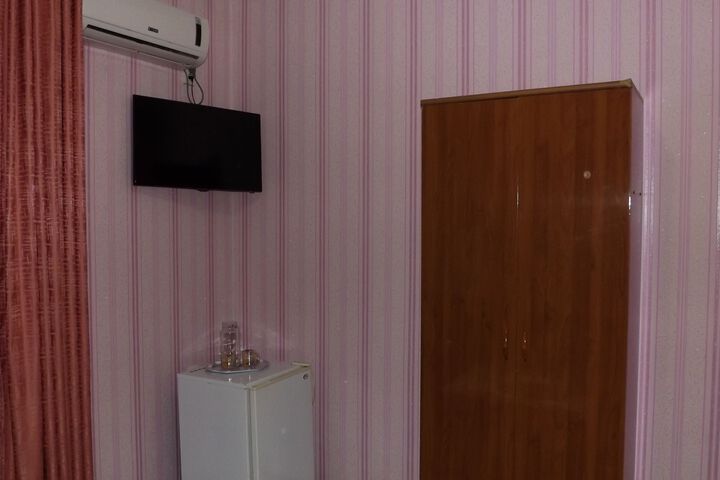 Room 14 of 21
