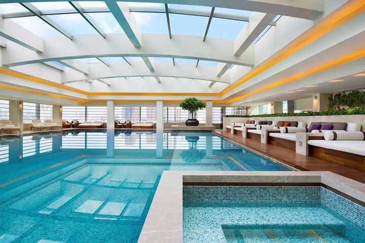 Pool Hotel