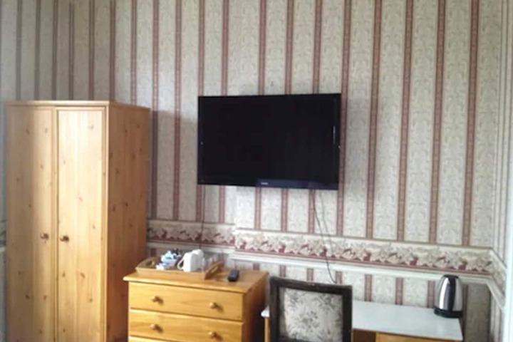 Room 18 of 37