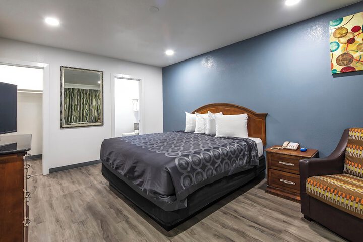 Standard | King Bed (24 of 47)