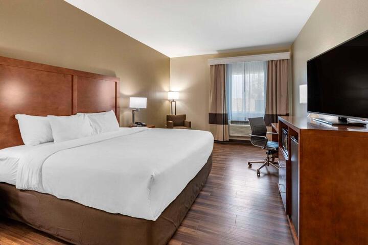 1 King Bed (9 of 13)