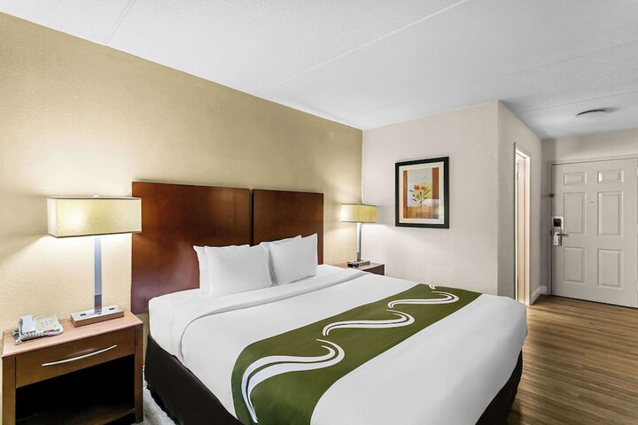Quadruple Queen Bed (12 of 15)