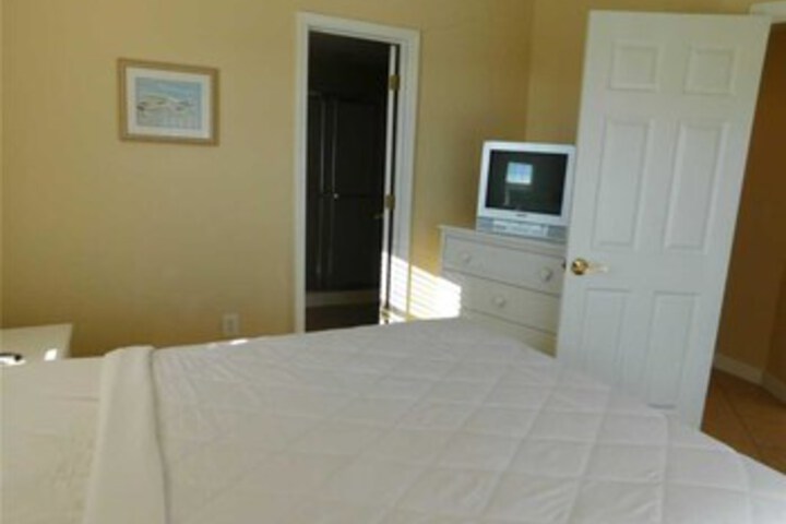 Room 18 of 34