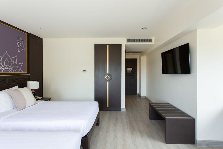 Room 14 of 84