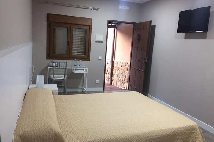 Room 7 of 10