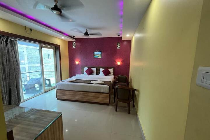 Room 10 of 25