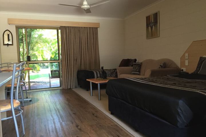 Room 6 of 53