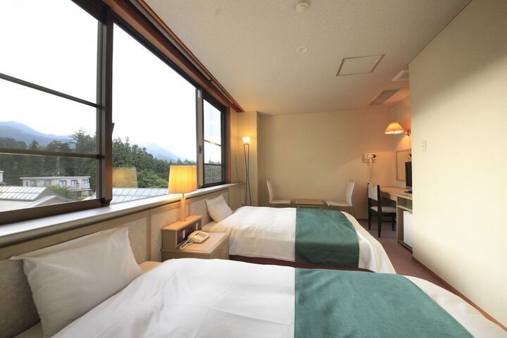 Room 4 of 35