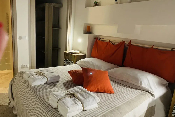 Room 3 of 23