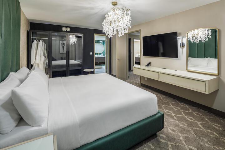 Room 28 of 78