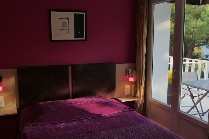 Room 7 of 49