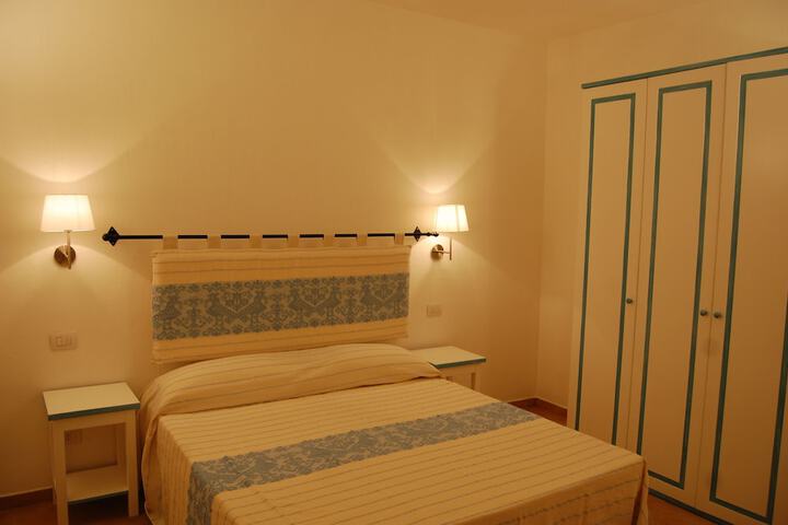 Room 16 of 100