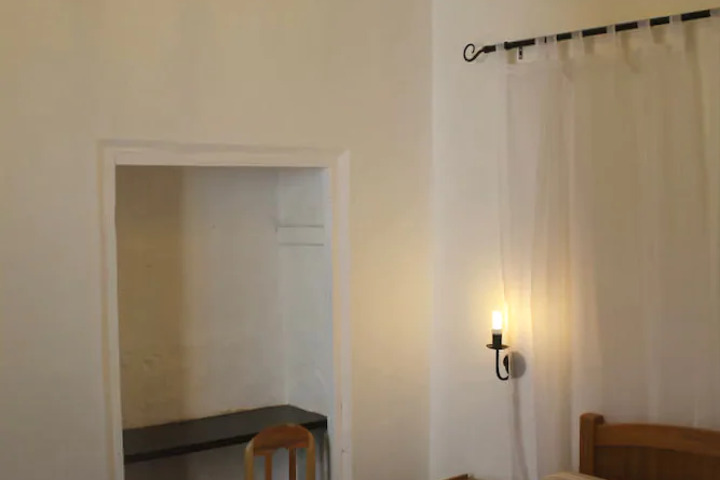 Room 10 of 10