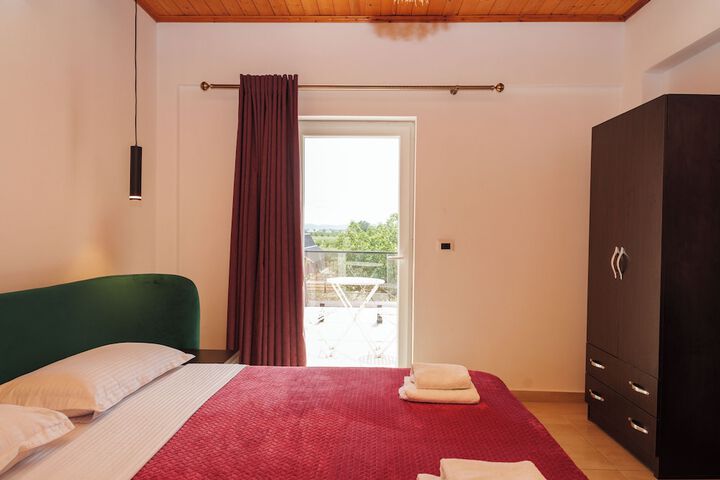Room 6 of 62
