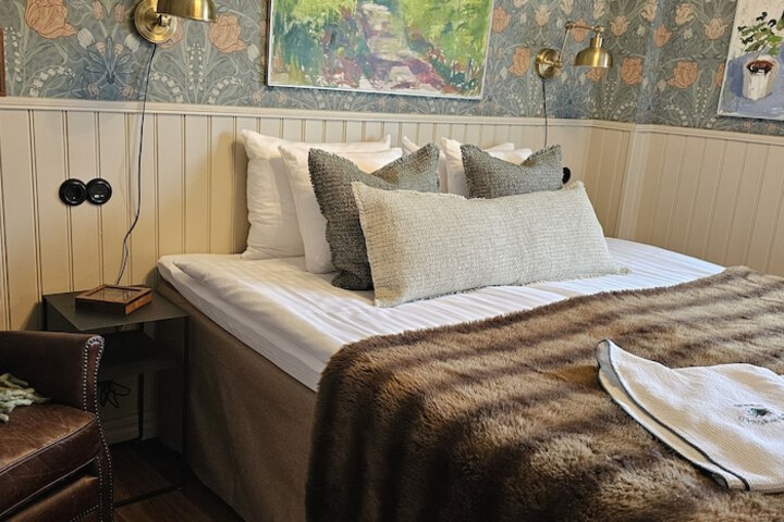 Room 16 of 74