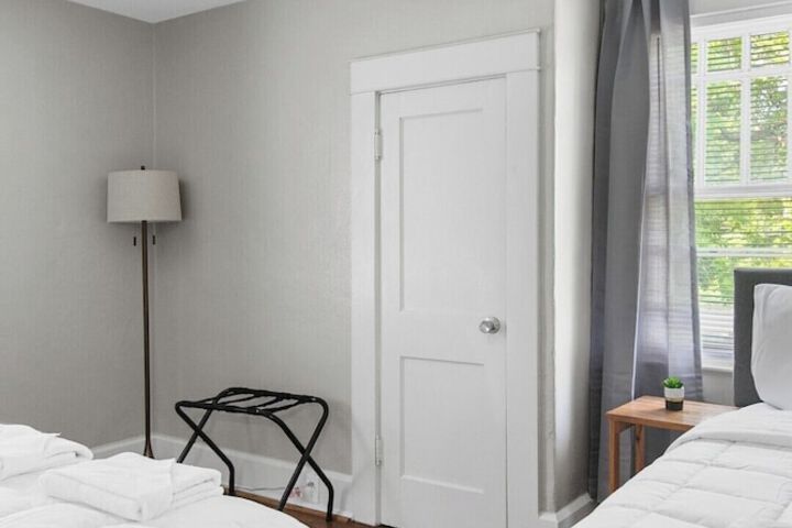 Room 8 of 42