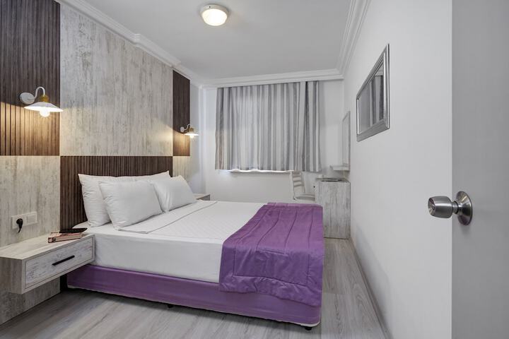 Room 21 of 111