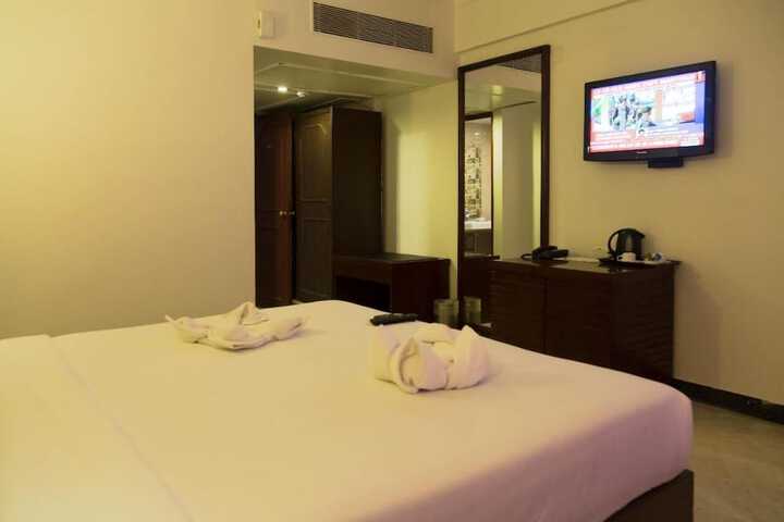 Room 14 of 35