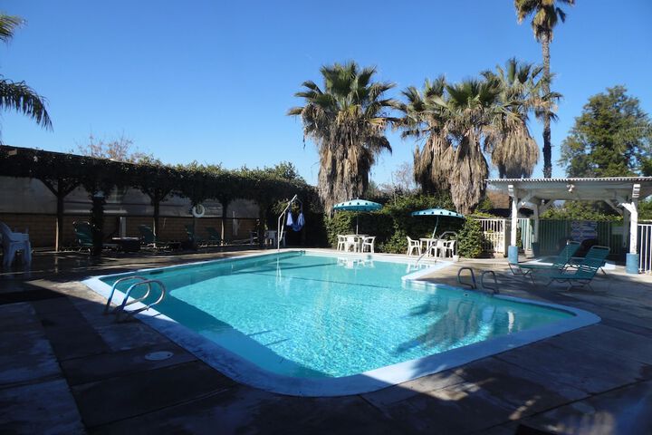 Pool 59 of 90