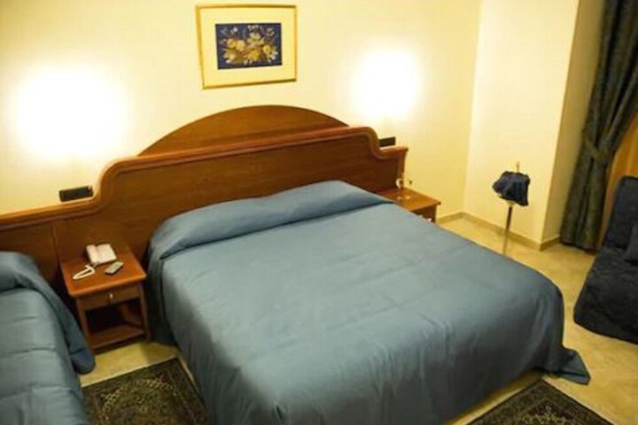 Room 8 of 52