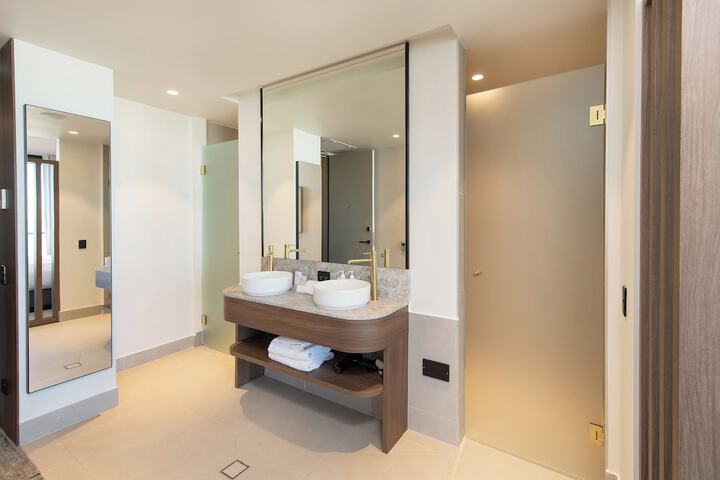 Room 35 of 52