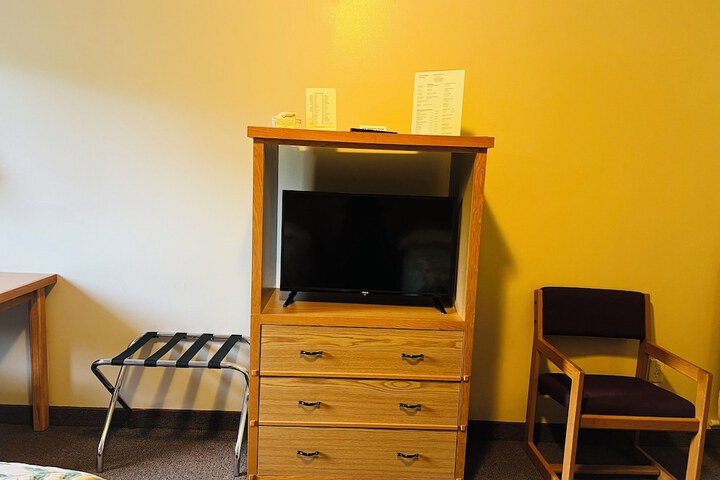 Room 10 of 33