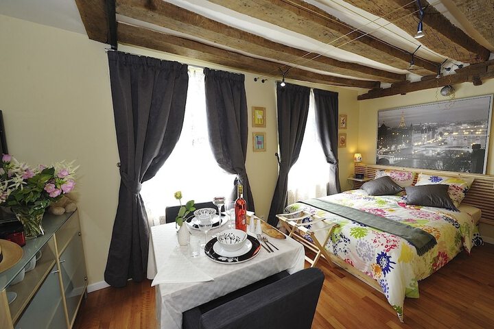 Room 25 of 648