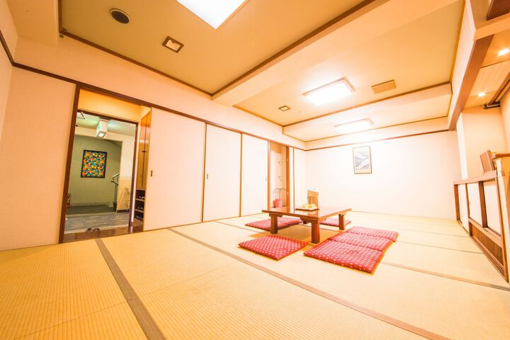 Room 3 of 52