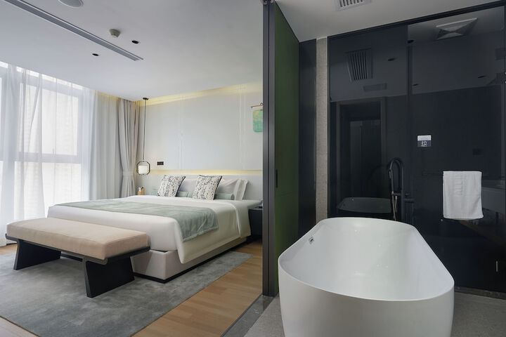Room 44 of 96