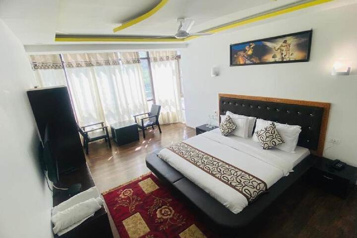 Room 10 of 37