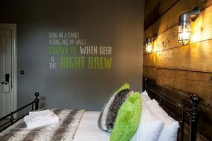 Room 16 of 19