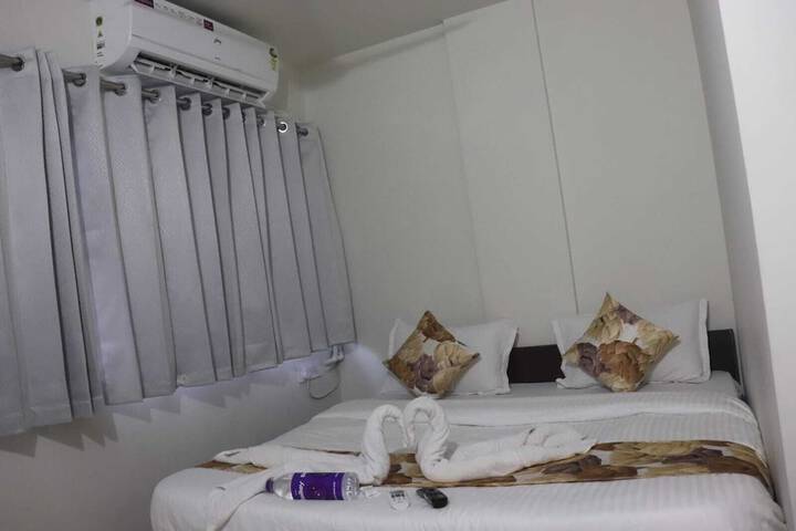 Room 12 of 23