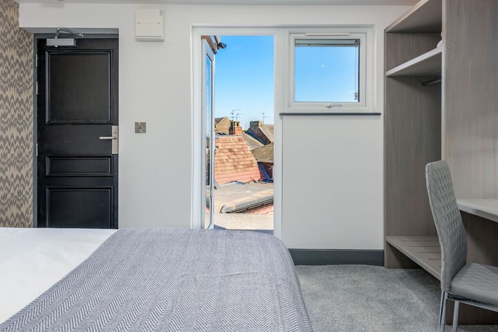Room 38 of 137