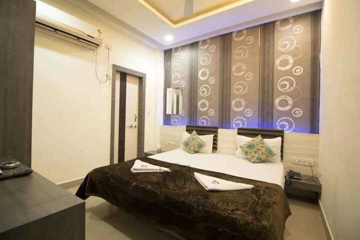 Room 5 of 25