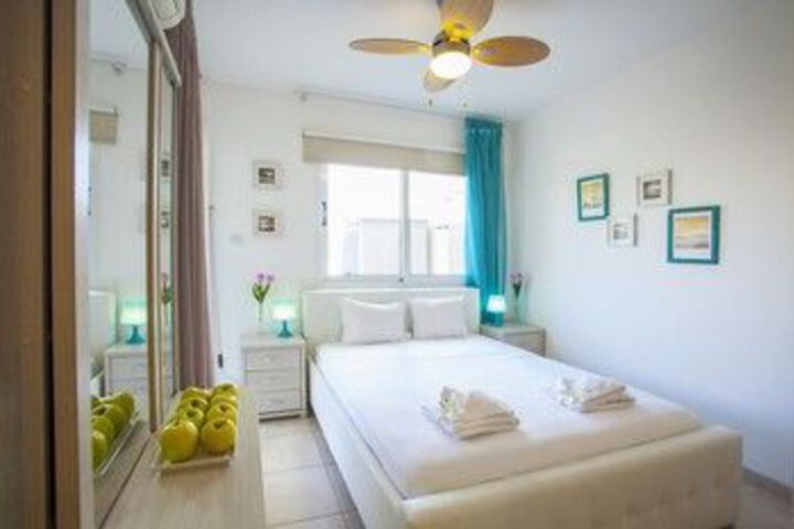 Room 3 of 21