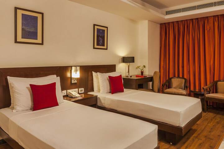 Room 4 of 27