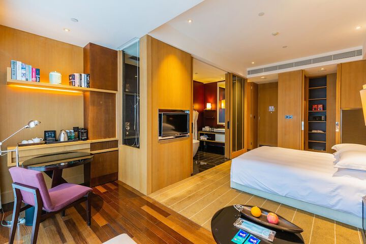 Room 17 of 52